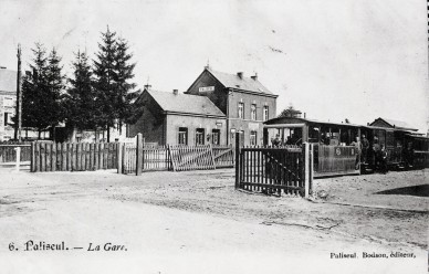 Paliseul gare + tram vapeur.jpg